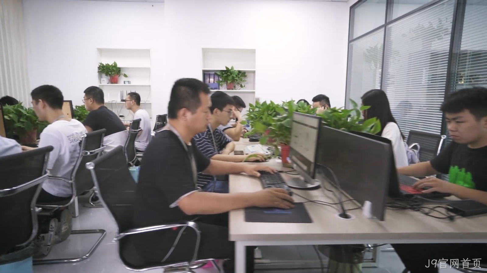 企业网站建设别踩坑！J9官网首页 11 年定制，让官网成为获客利器